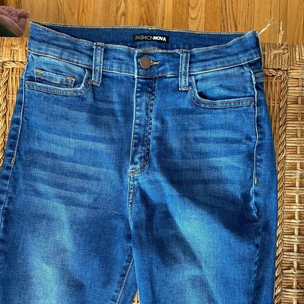 Fashion Nova Smiley High-Rise Distress Knees Jean Medium Blue Wash Raw Hem 7